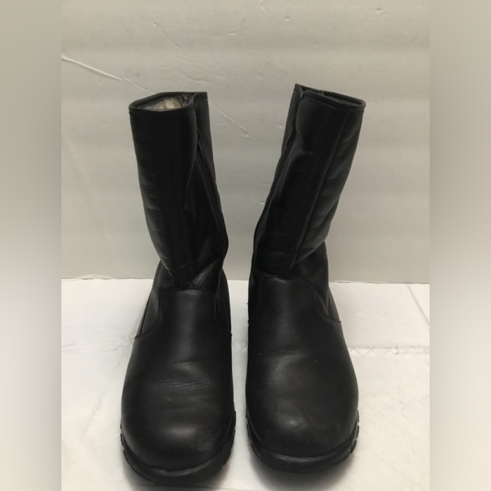 TOE WARMERS Black Leather Mid-Calf Boots